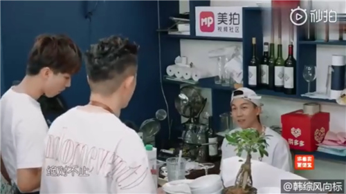 网友偶遇周杰伦瘦到认不出，帅回20年前
