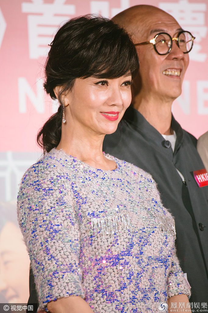 白百何与“许仙白娘子”合影亲似姐妹 赵雅芝秀纤细逆天身材