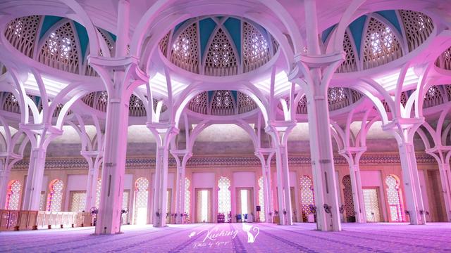 最有名的华人寺庙遇上最粉色的清真寺庙 只有这个城市能看到