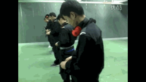 “6枪打不死一条狗”!中国为啥研制威力这么小的05转轮手枪?