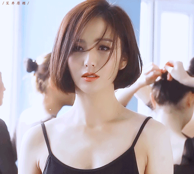 佟丽娅胖了之后又颜颠了！但后背挤出一大坨丸子肉也太难看了！