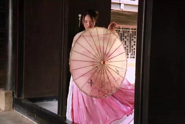 是仙服,不是汉服?汉服圈!谁给你们的勇气定义传统服饰!
