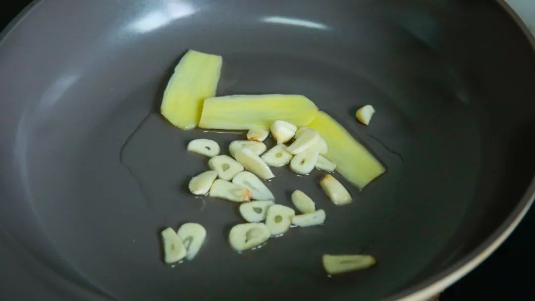 一点儿不腻的五花肉，靠这个酱汁被抢光！