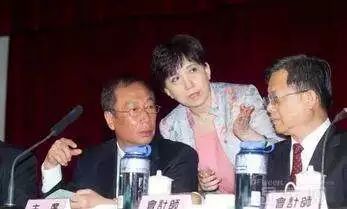 富士康背后的女人，她是鸿海最有权的2号人物，郭台铭花钱得向她要！