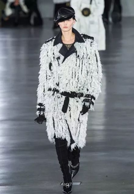 balmain巴尔曼女装为什么受宋茜、张韶涵等女明星喜欢?balmain巴尔曼设计师是谁?