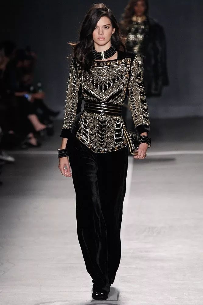 balmain巴尔曼女装为什么受宋茜、张韶涵等女明星喜欢?balmain巴尔曼设计师是谁?