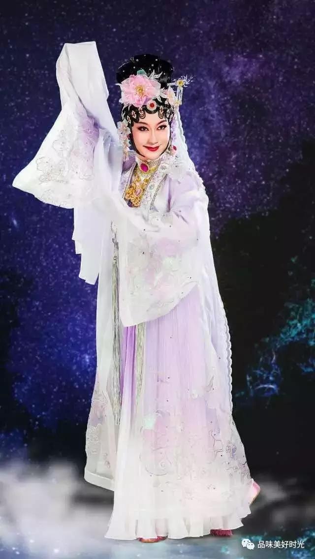 梅韵俊风 “吴氏青衣”神清骨俊 —— 记艺术大家吴汝俊的人生之梦