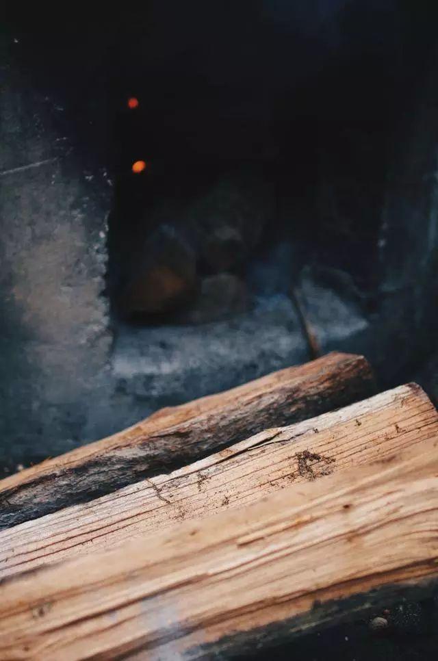 贵州这位大姐制作煳辣椒有20年,连手板心都有一股辛辣味道