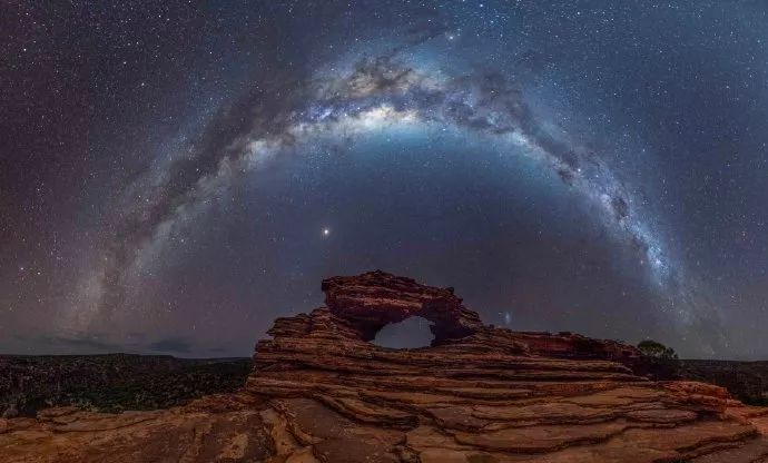 可命运的玄奇就在于,你从不知道哪个星辰大海会先来到. 很多