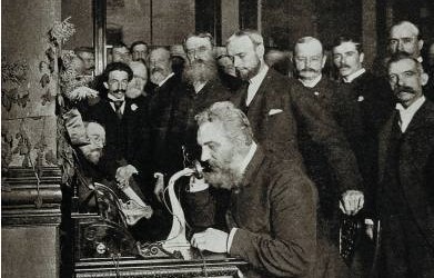 亚历山大·贝尔发明电话