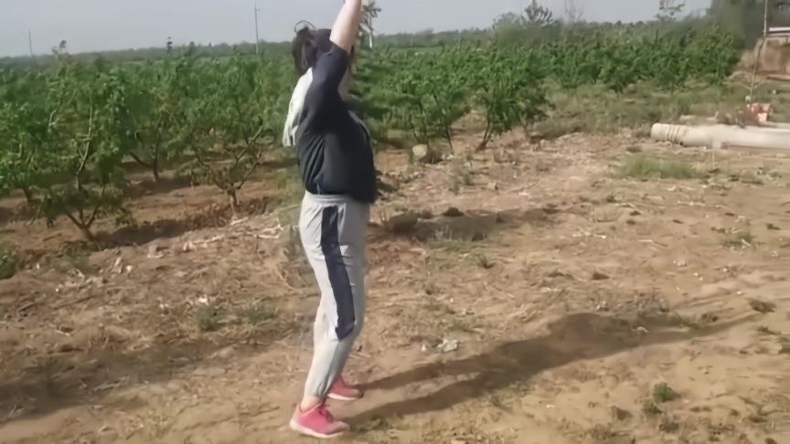 火爆网络的广场舞《38度6》音乐动感,舞步时尚