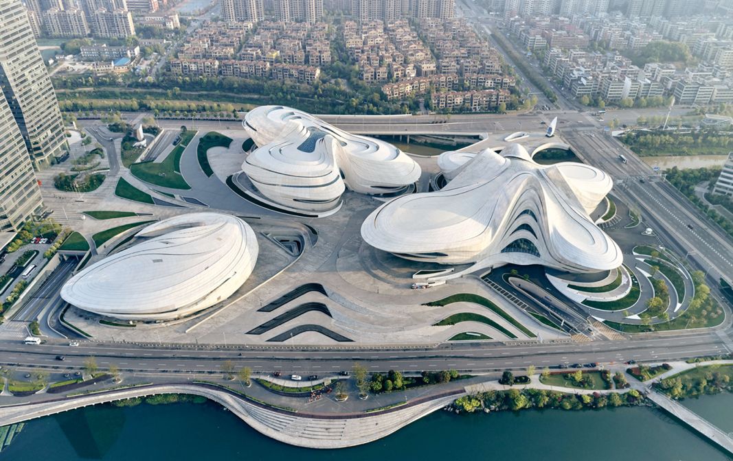 耗资28亿,扎哈在中国的最后遗作终于全部完成,施工难度堪比鸟巢!__凤凰网