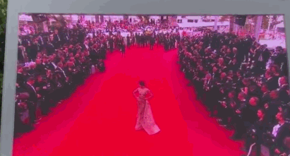 被赶下红毯还不够丢脸？得用超宽的双眼皮和假鼻子博眼球？