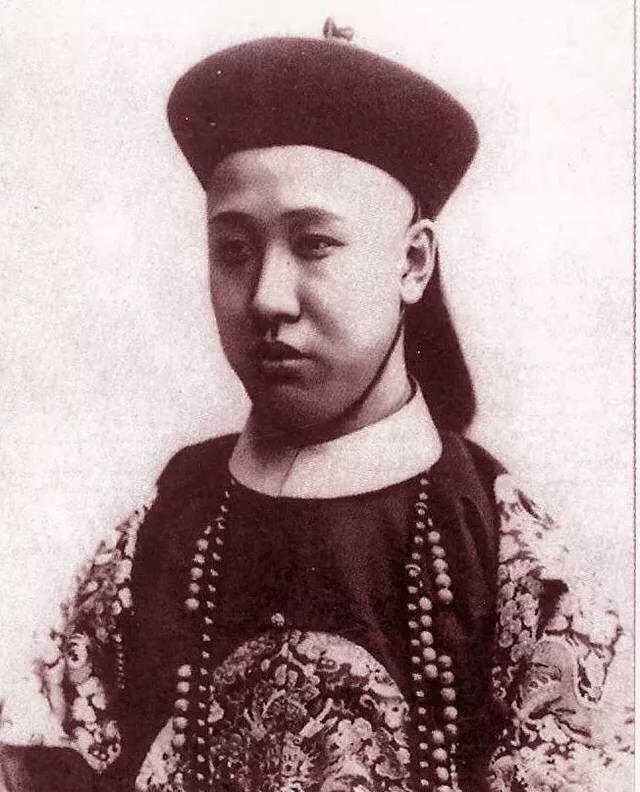 溥仪年幼,摄政王载沣为什么不自己当皇帝?