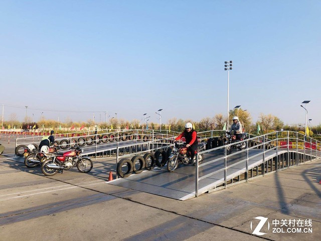 为解答摩托车驾照所有疑问 编辑亲自去考