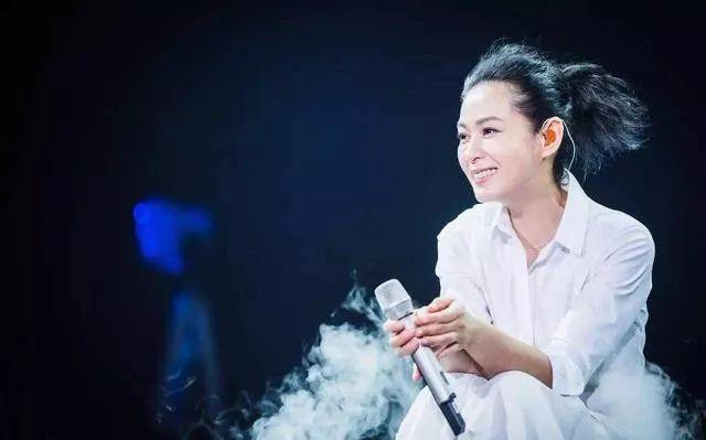 多多新发色上热搜，黄磊孙莉教育孩子合格吗？