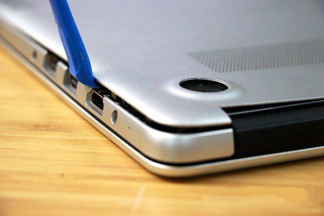 华为MateBook D怎么拆机?华为MateBook D拆机图文步骤详解