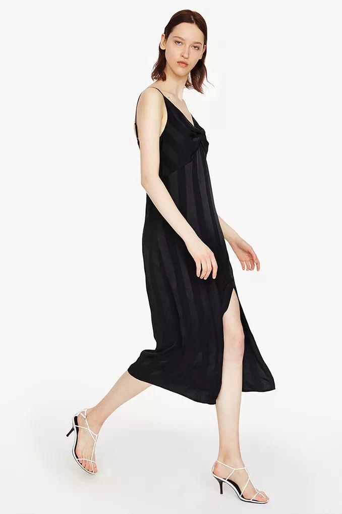 国货UR是开挂了吗？不仅款式吊打ZARA，均价也只要100块