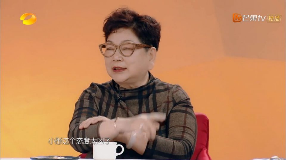 她的前男友是薛之谦？因误放前任歌曲被现任于小彤当街怒骂？