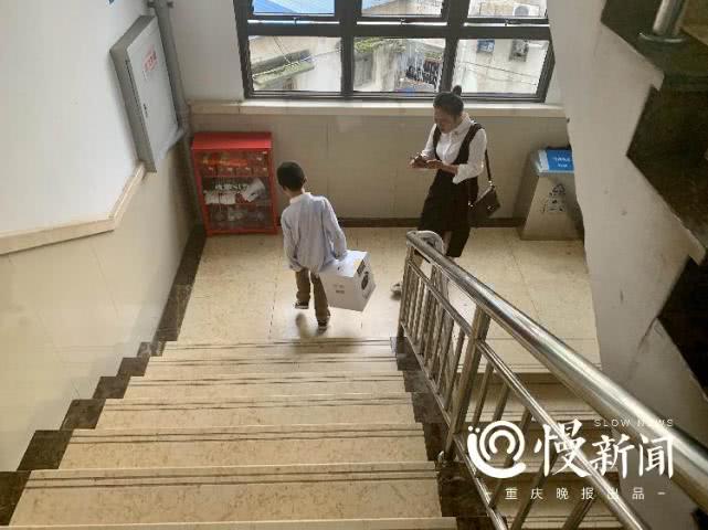 孩子的六一心愿很动人：“我想爸妈恢复视力，能看一次我的作业”