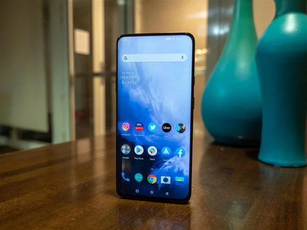 王自健喜提一加7 Pro：不一定用 但一定支持