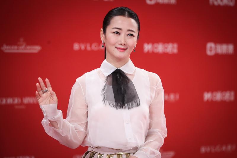 明星名导新人旧识年度银幕大聚会都在今晚的上海电影节开幕红毯上了