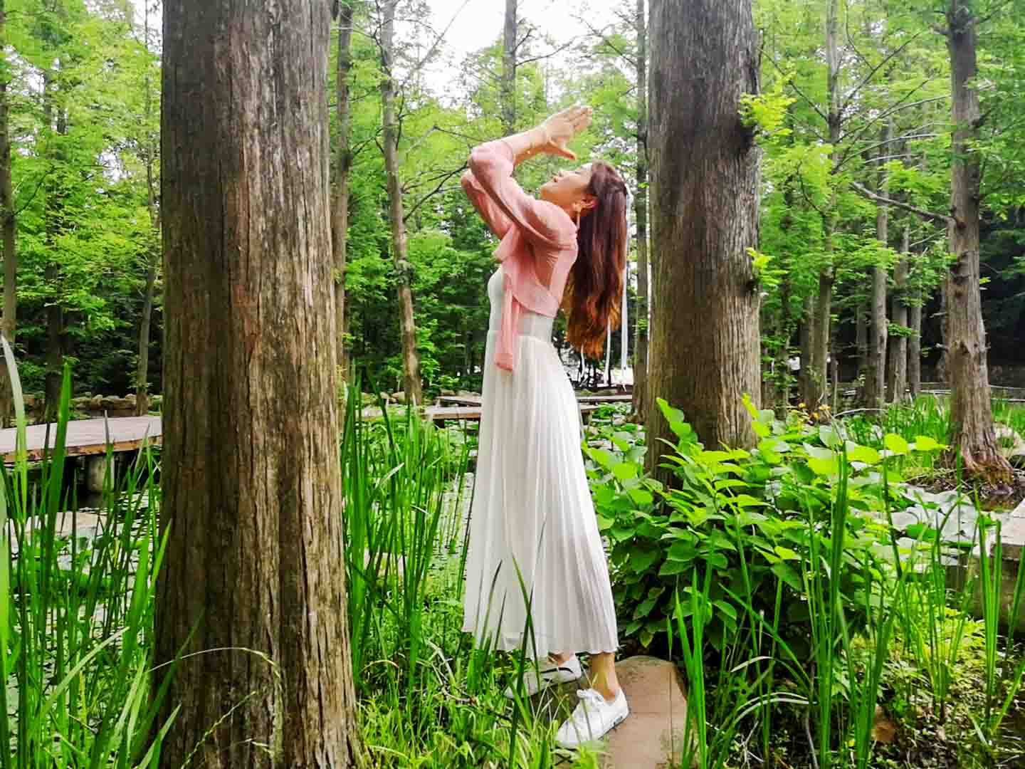 什么大日子?360位瑜珈美女齐聚鸡公山