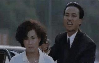 哪位明星最适合留大背头? 周润发潇洒, 万梓良霸气, 最后大哥风范