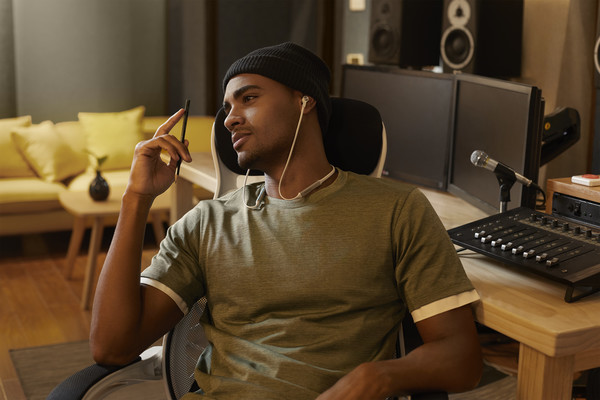 华为FreeLace无线耳机内部构造 华为FreeLace无线耳机内部构造