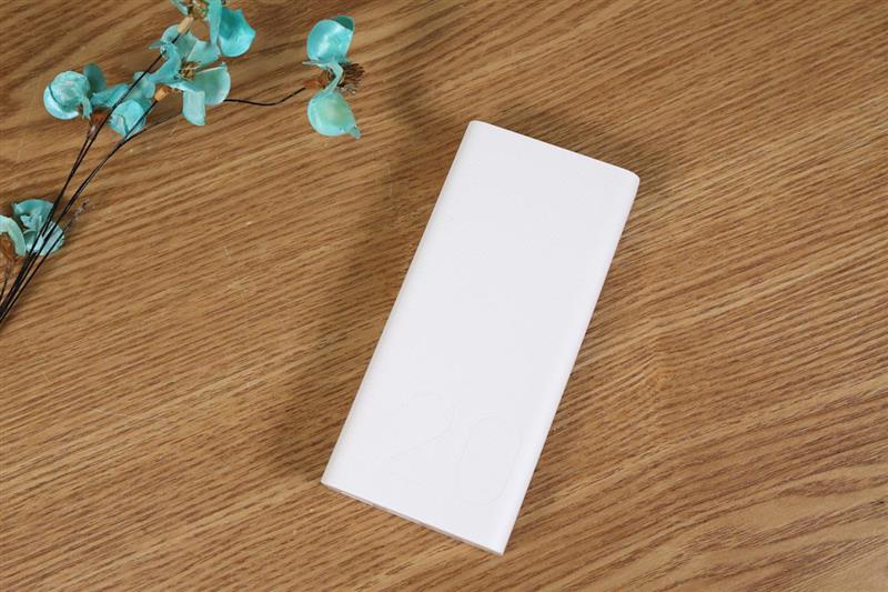 20000mAh+18W双向快充 荣耀移动电源2评测：三部手机+一部平板 “全家”吃到饱