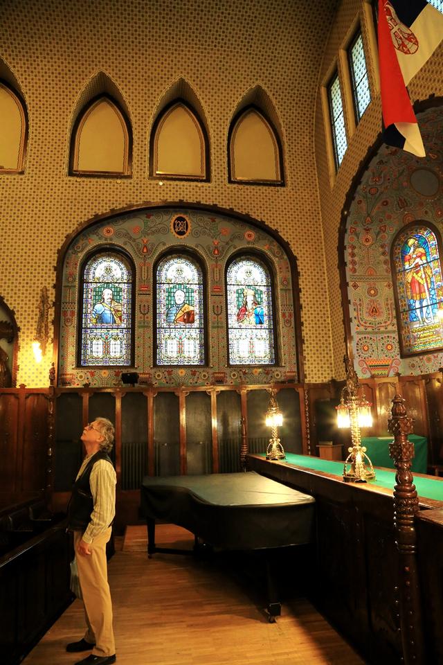 塞尔维亚最神秘的艺术小城,一半居民说外语,地标建筑是“混血”