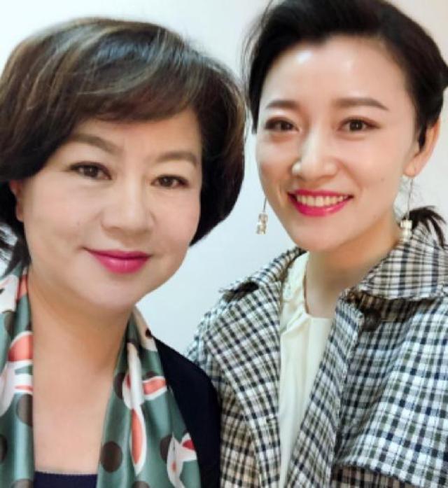 鞠萍姐姐这是减肥反弹了？