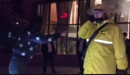 女博主脚踢手扇外卖员获谅解 网友：美团的回应好佛系！