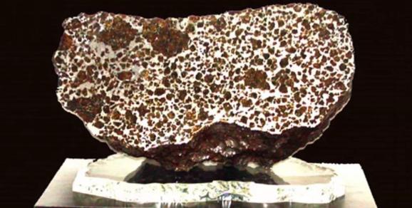 宝石级陨石—橄榄陨石收藏鉴赏