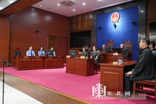 2018年10月15日,刘光运,杨赛群通过探探软件锁定被害人曹某某,以杨赛