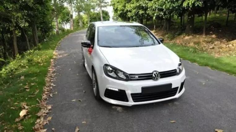 这车国外比奔驰宝马地位高！国内却很少见，第3名成龙最喜欢！