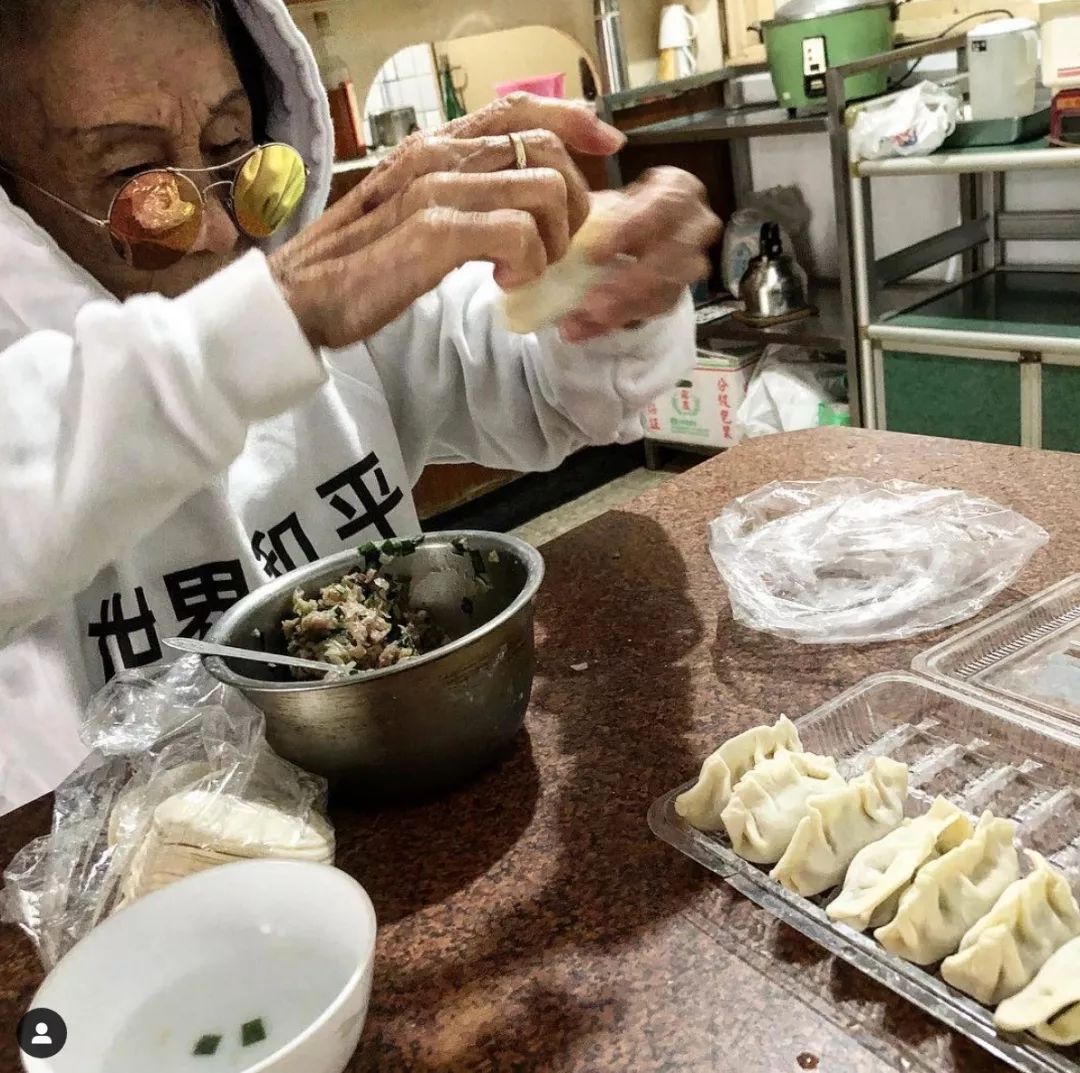 扯白||女人要到多少岁才有资格为自己而活？
