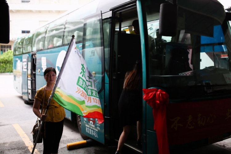 去石门看花海游原始次生林，可到广州东站坐直达旅游专线大巴