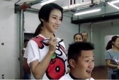 让吴京生无可恋的早期照片,原来吴磊、赵丽颖都中过招