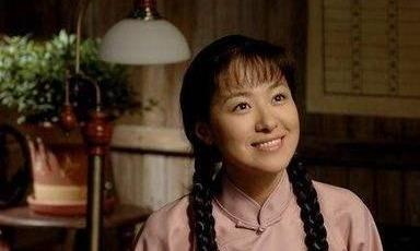 《昨天的云》：王鼎钧，中产阶级标准，天棚石榴树，肥狗胖丫头
