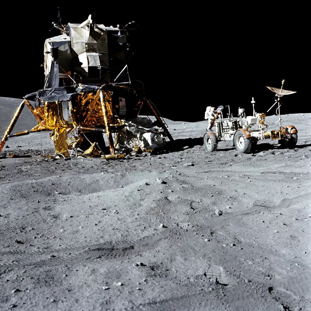 历史上的今天：宇航员月球上首次使用登月车