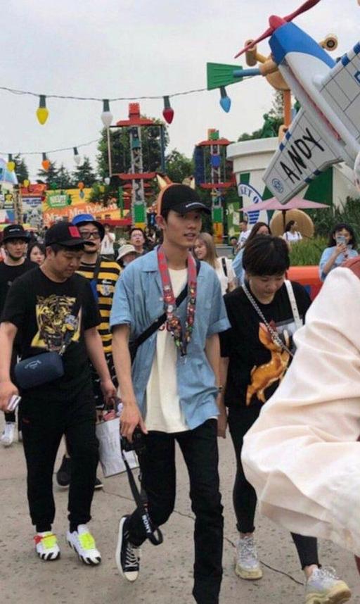 现在的杨洋:颧骨外扩脸像被肌肉撑肿了,再这样下去只能演反派了