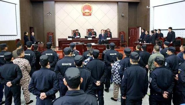 辽源一涉黑团伙12人被判刑主犯获刑21年