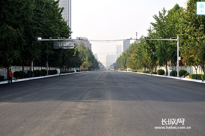 29日早高峰 石家庄中华大街(槐安路-南二环)主路完工通车