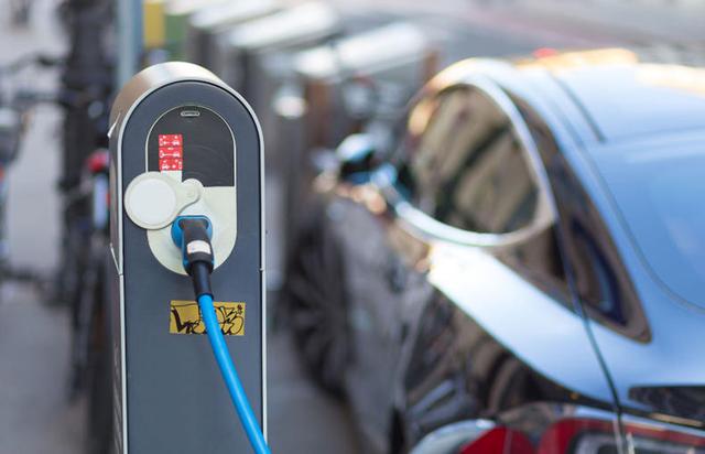 电动汽车充电方式科普，5种方法各有利弊