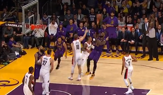 [视频]十佳球：布洛克压哨绝杀猛龙，詹姆斯里程碑抛投