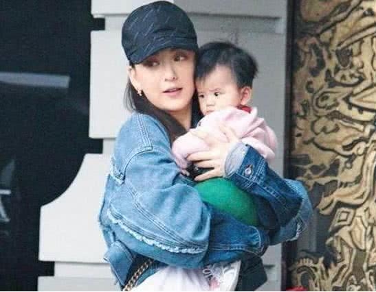 传婆媳不和？郭富城太太方媛特意发图，称带女儿去奶奶家玩