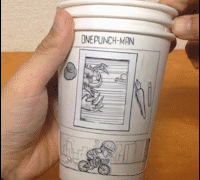 日本惊现漫画运镜鬼才,在纸杯烟灰缸作画,立体再现