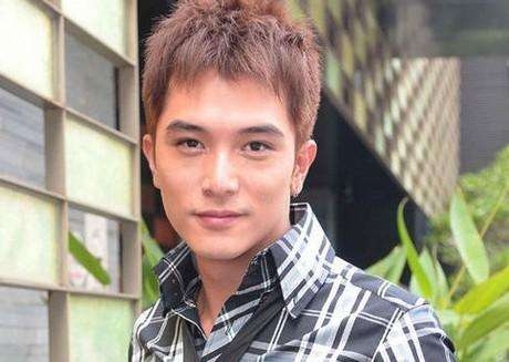 邱泽回应于正：我很忙，没太了解这件事，可能档期上有误会