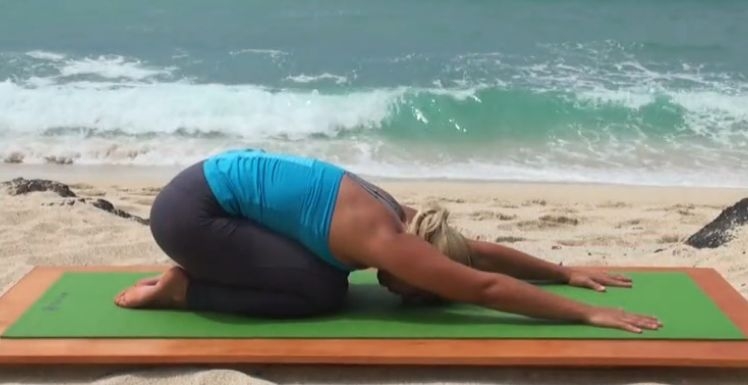 赵丽颖婚后首次现身,身材居然比冯绍峰还魁梧